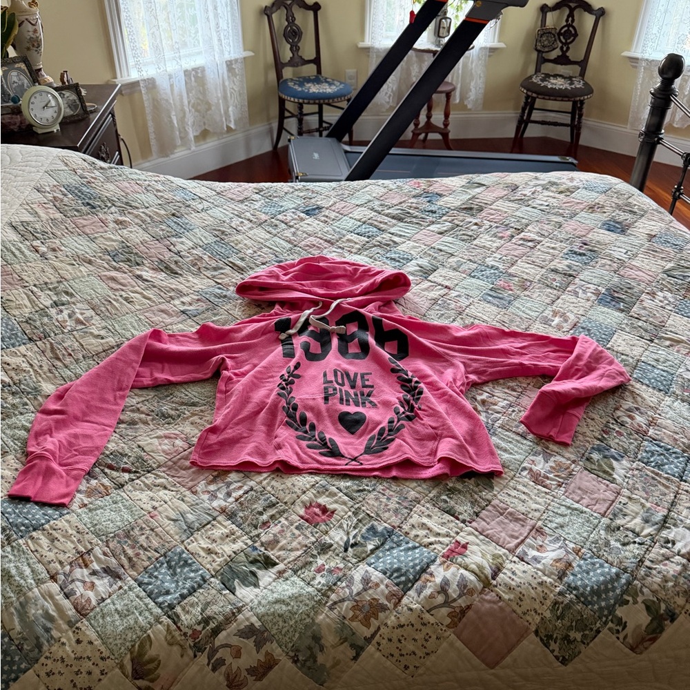 VS VICTORIA’S SECRET PINK HOODIE SIZE SMALL
